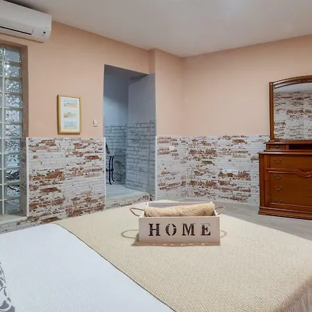 Maribel Apartment *